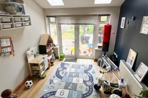 FAMILY AREA