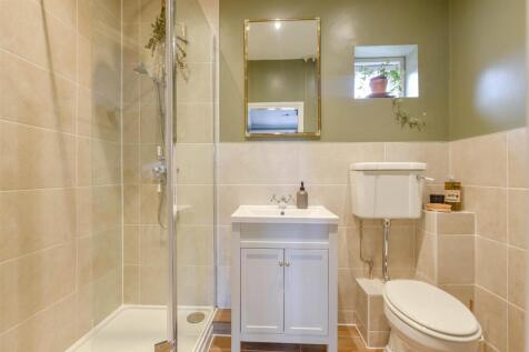 ENSUITE SHOWER ROOM