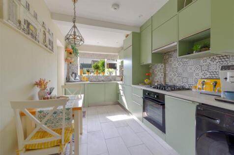 0174kitchen.jpg