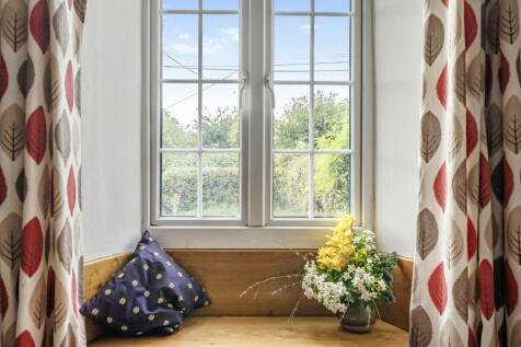 1363592-5-68e5435...