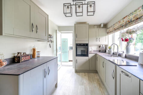 1372231-8-68f8d12...