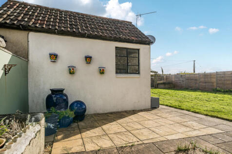 1369543-2-68ff799...