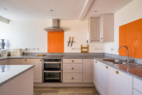 1369543-56-68ff7b...