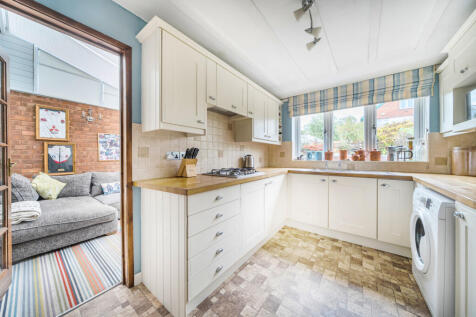 1370752-8-68f26c3...