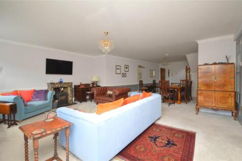 Sitting/Dining Room