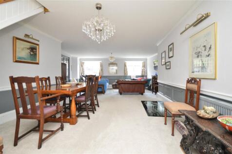 Sitting/Dining Room