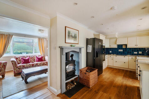 1371838-3-6902084...