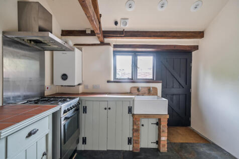 1365113-7-68f0f36...