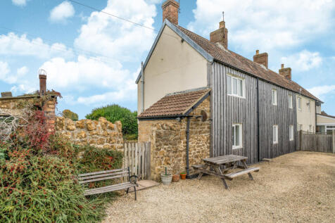 1361972-2-68ee8dc...