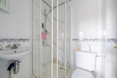 1372734-8-68fb886...