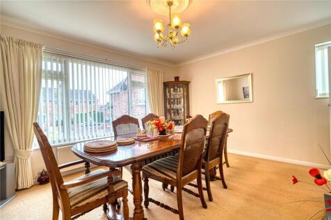 Dining/Bedroom 4