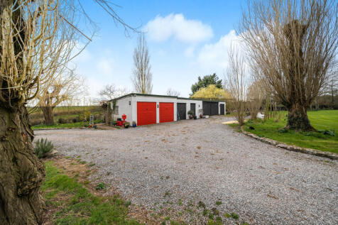 Garages/Outbuildings