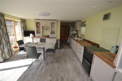 Kitchen/Dining Area