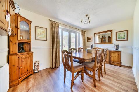 Dining Room/Bed 3