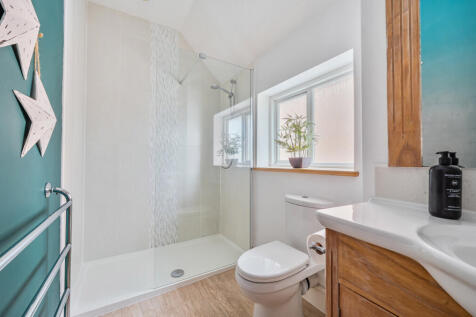 Family Shower Room