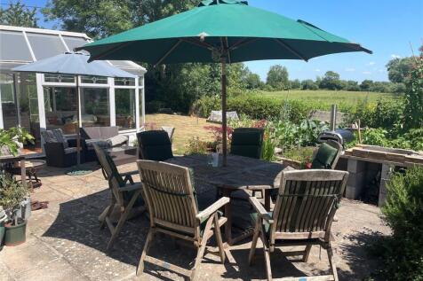 Outdoor Dining Space