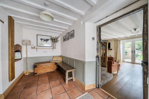 Hall/Dining Area