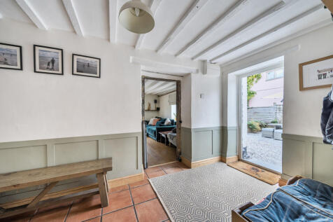 Hall/Dining Area