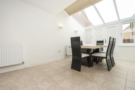 Dining End