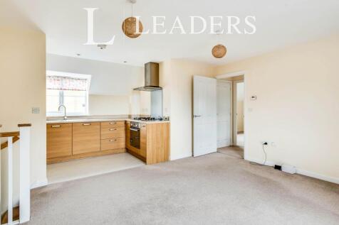 Living / Kitchen are