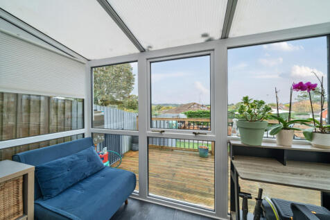 1370697-4-68f76f7...