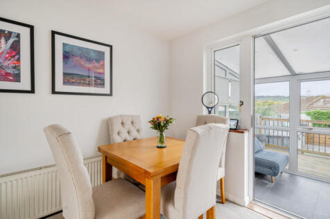 1370697-5-68f76fa...