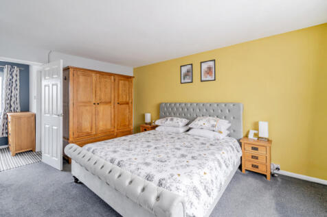 1370697-12-68f770...