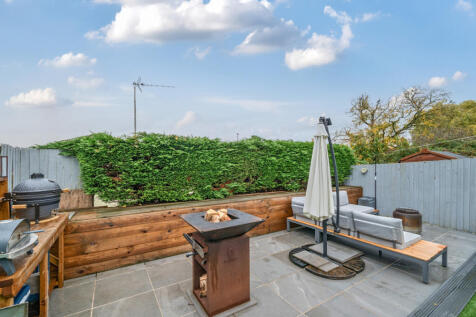 1370697-7-68f7744...