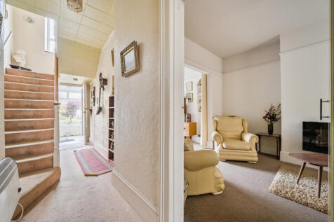 1370814-3-68f7724...