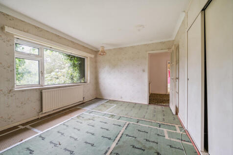 1374896-18-6904ac...