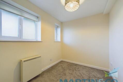 11 Woodvale - Bed...