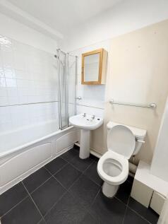 11 Woodvale bathr...