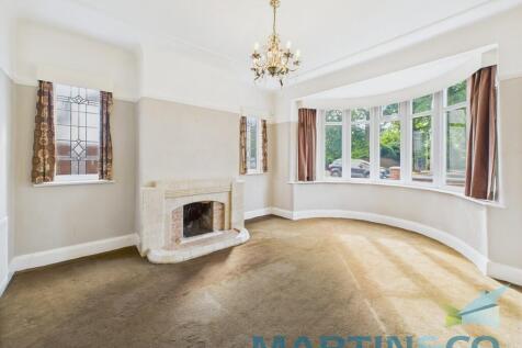3. LIVING ROOM