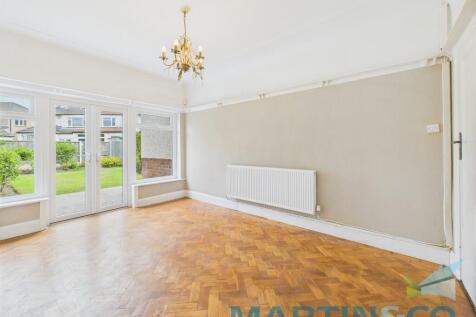 4. DINING ROOM