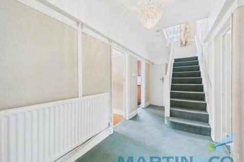 6. HALLSTAIRS