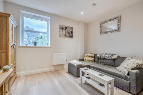 b9e8e35a-b151-4a1...