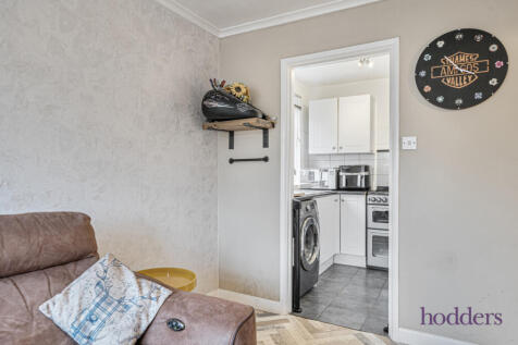 826be557-4755-4ab...