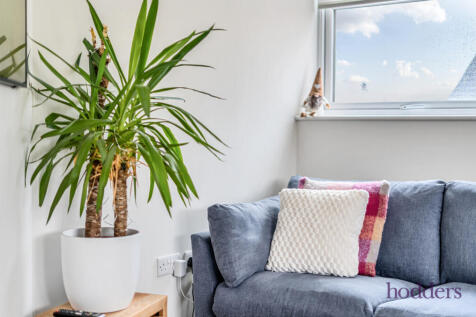 29b504ab-28b8-4a4...