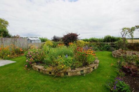 7 Manor Cottages - Garden 1.jpg