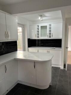 7 Manor Cottages - Kitchen 2.jpg