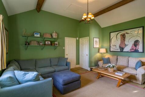 Sitting Room.jpeg