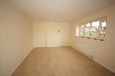 1 Green Drive - Sitting Room 2.jpg