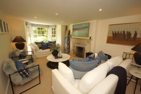 Greendrive - Sitting Room.JPG