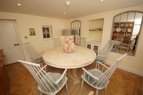 Greendrive - Dining Room.JPG