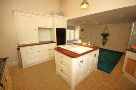 Greendrive - Kitchen 2.JPG