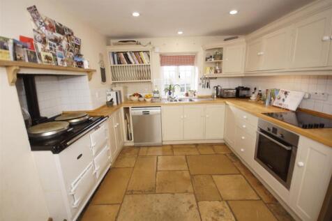 Kitchen 3.JPG