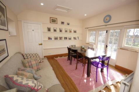 Dining Room 1.JPG