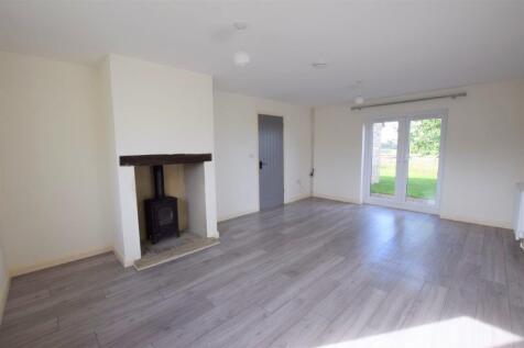 Plovers - Sitting Room 1.jpg