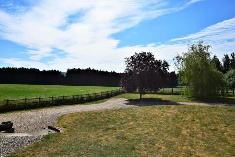 2 Slaughter Farm Cottages - Garden 1.jpg