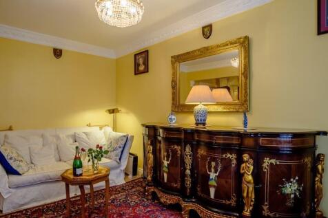 20 Sherborne House - Sitting Room 3.jpg